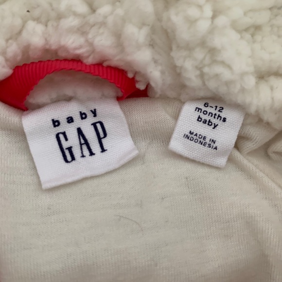 EUC Baby Gap winter coat size 6-12m - Picture 2 of 3